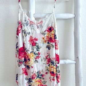 Abercrombie & Fitch lace detail floral cami